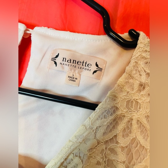 small white lace flower blouse - Picture 3 of 3